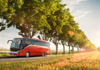 Image_Kurreisen_Reisebus_Feld_Pressmind