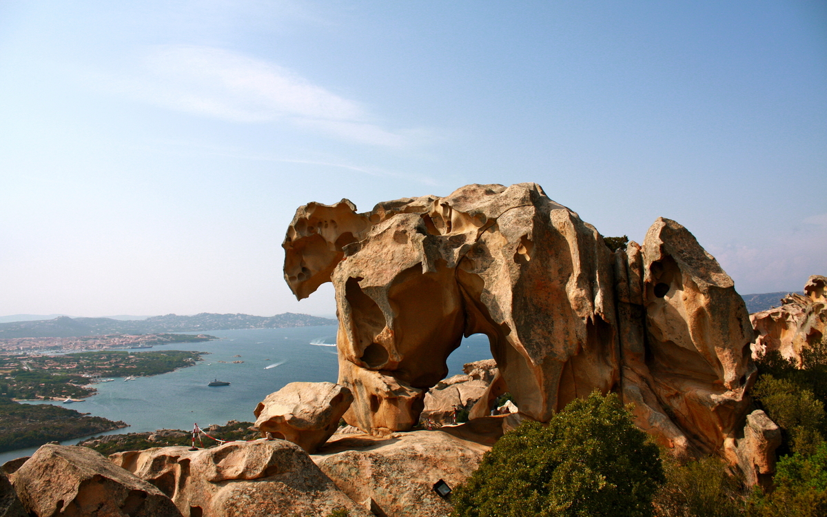 Roccia dell'Orso: der Bärenfelsen von Sardinien, Italien