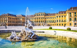 Neptunbrunnen vor Schloß Schönbrunn