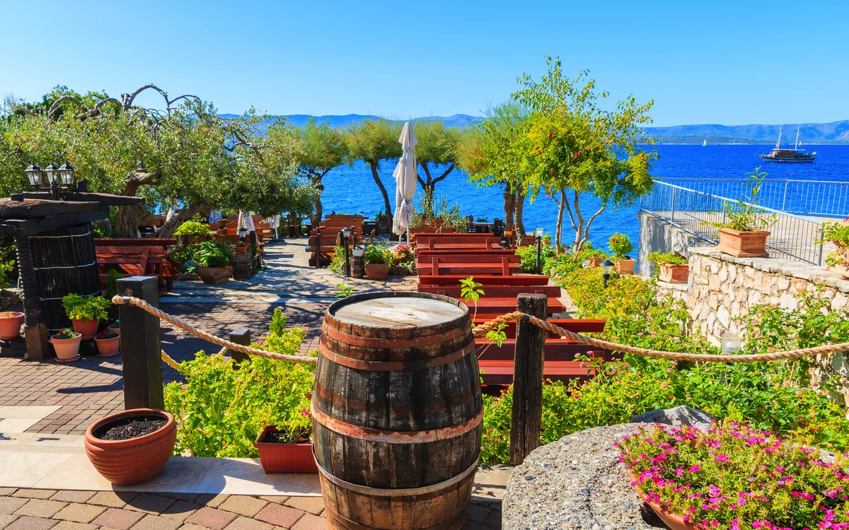 Bol - ein Badeort auf der kroatischen Insel Brač