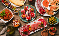 spanische Tapas und Sangria