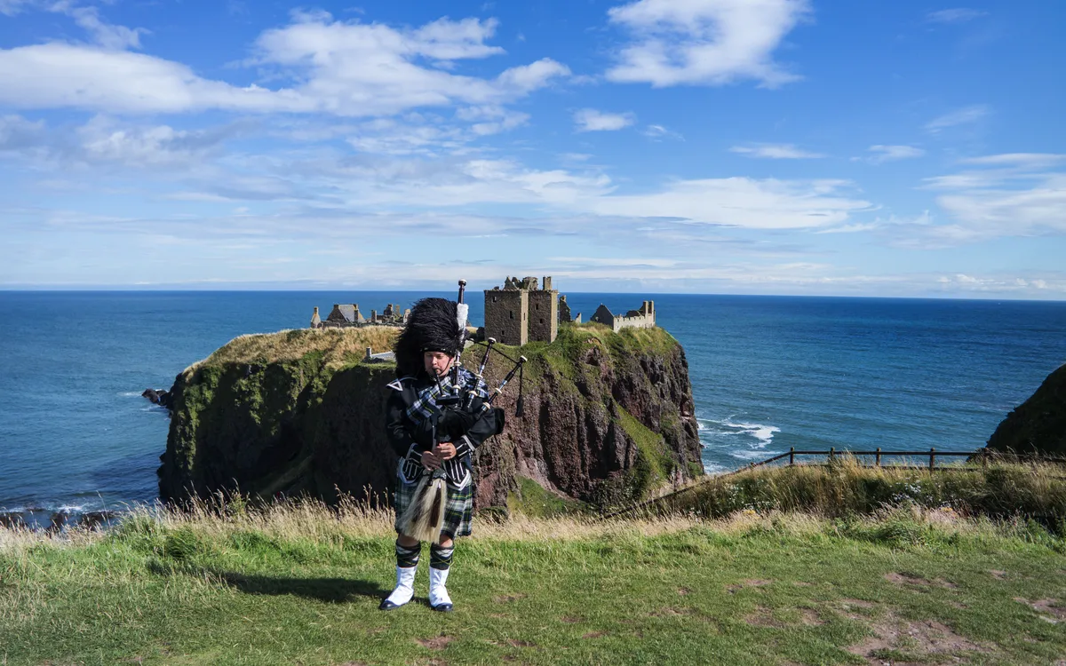 traditioneller schottischer Dudelsackpfeifer