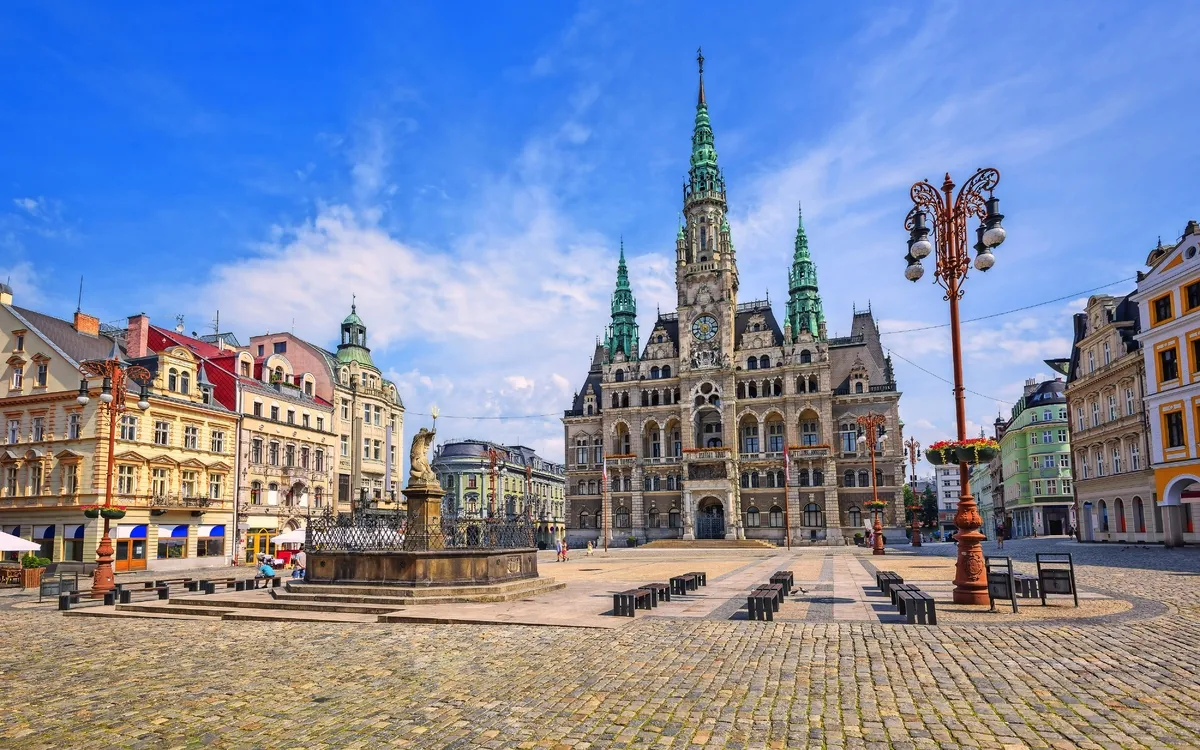 Das Rathaus und der zentrale Platz in Liberec