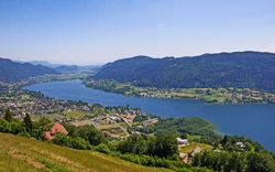 Blick auf den Ossiacher See