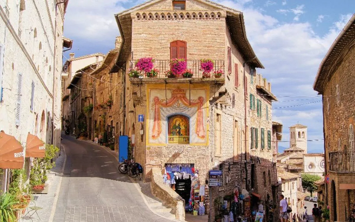 Straße in Assisi