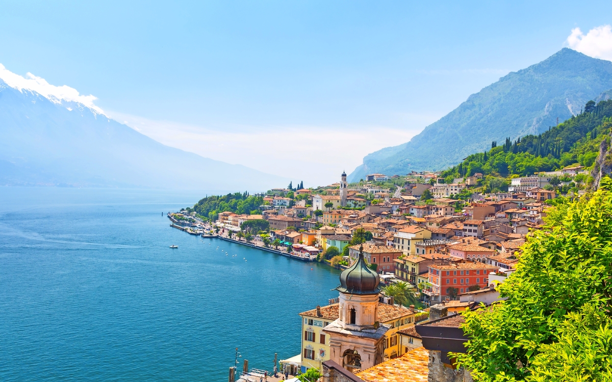 Limone sul Garda in der Lombardei am Gardasee, Italien