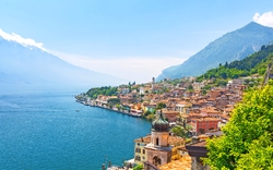Limone sul Garda in der Lombardei am Gardasee, Italien