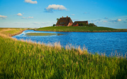 Kirchwarft Hallig Hooge