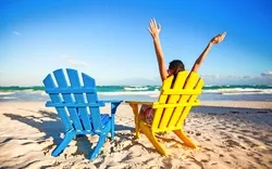 Junge Frau am Strand