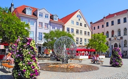 Rathausplatz von Waren an der Müritz 