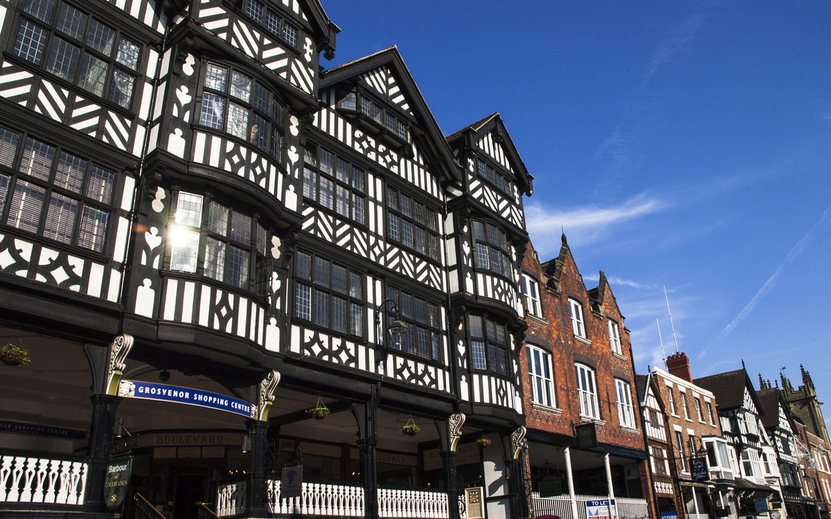 Gebäude entlang der Chester Row in Chester