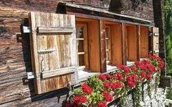 Typisches Fenster in den schweizer Bergen