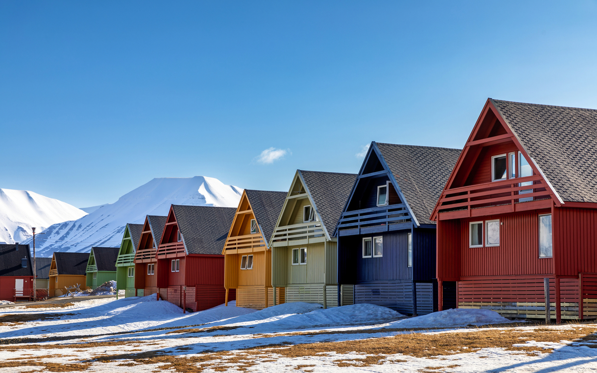 bunte Holzhäuser in Longyearbyen