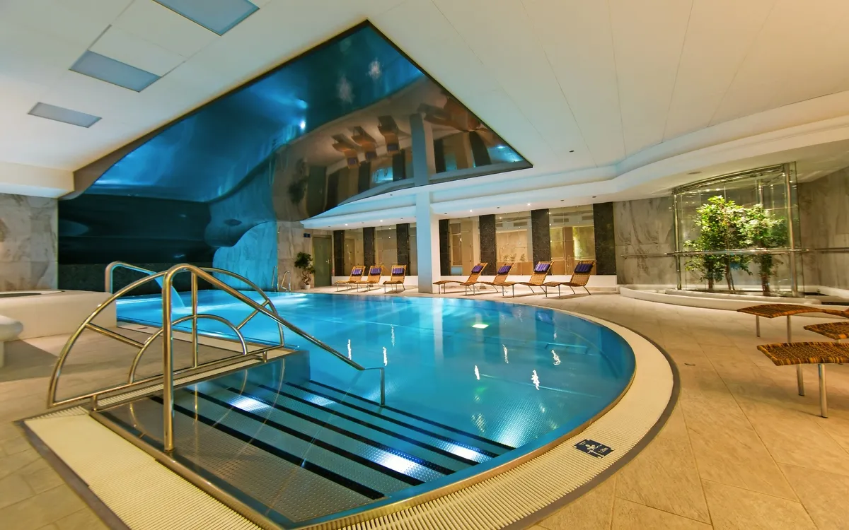 Spa Hotel Thermal Innenbecken