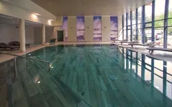 Hotel Poznanianka Innenbecken