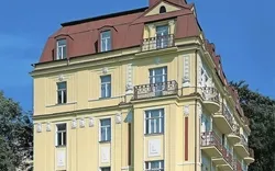 Kurhotel Health Spa Resort Hvezda - Haus-Neapol Außenansicht