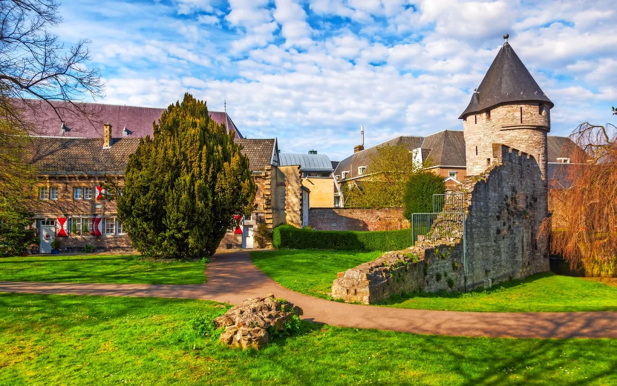 mittelalterliche Stadtmauer in Maastricht, Niederlande