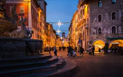 Weihnachten in Trient, Altstadt mit Weihnachtsbeleuchtung