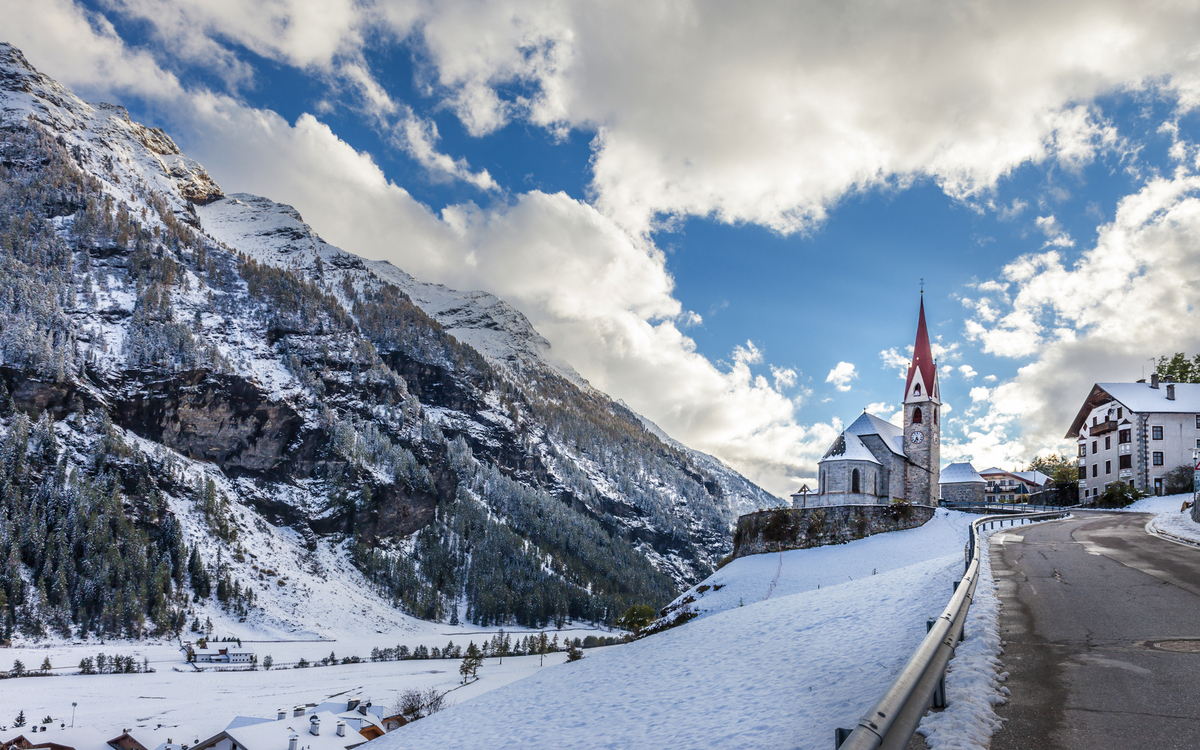 verschneite Gipfel in Südtirol
