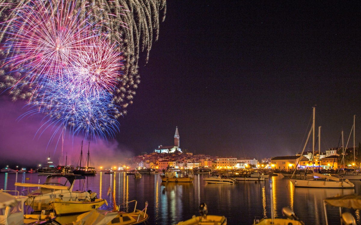 Feuerwerk über Rovinj