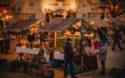 Adventsmarkt Schloss Lomnitz