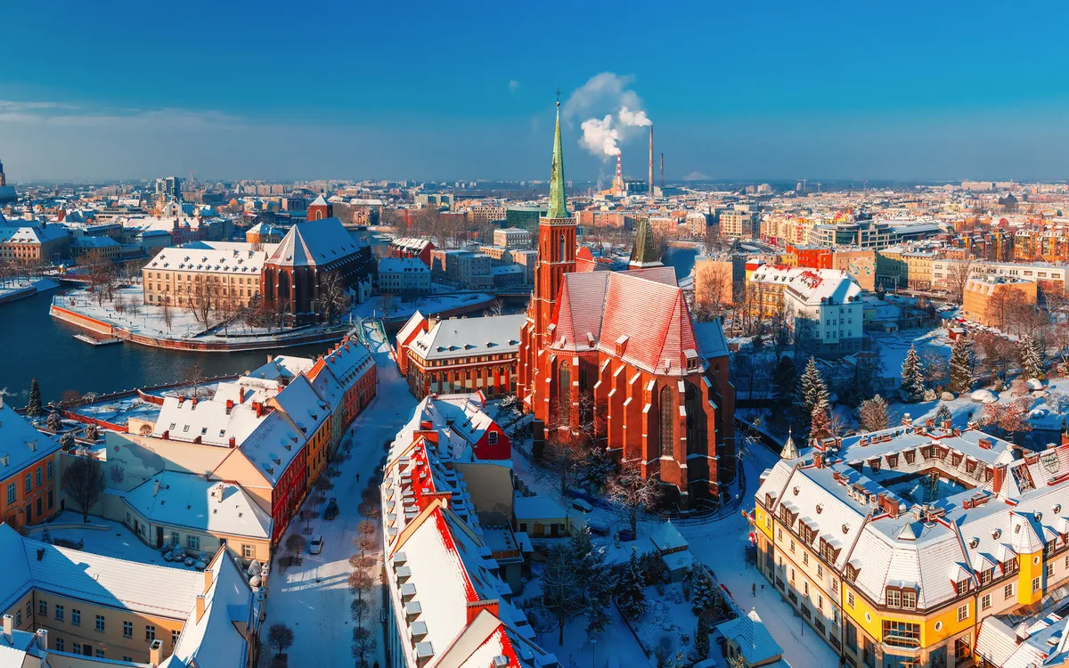 Luftpanorama von Breslau an einem Wintermorgen