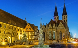 Abendlicht auf den Straßen im alten Braunschweig