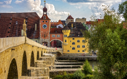 Altstadt von Regensburg mit der Steinernen Brücke