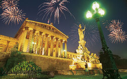 Feuerwerk über dem Parlament