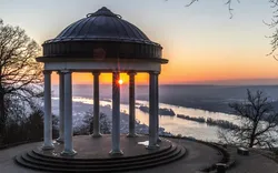 winterlicher Blick vom Niederwalddenkmal in Rüdesheim