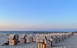 Strandkörbe an der Ostseeküste von Kolberg