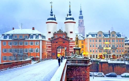 Barocke Altstadt von Heidelberg im Winter