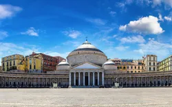 San Francesco di Paola - eine Kirche in Neapel, Italien