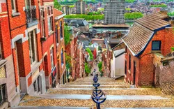 Montagne de Bueren, eine Treppe mit 374 Stufen in Lüttich, Belgien
