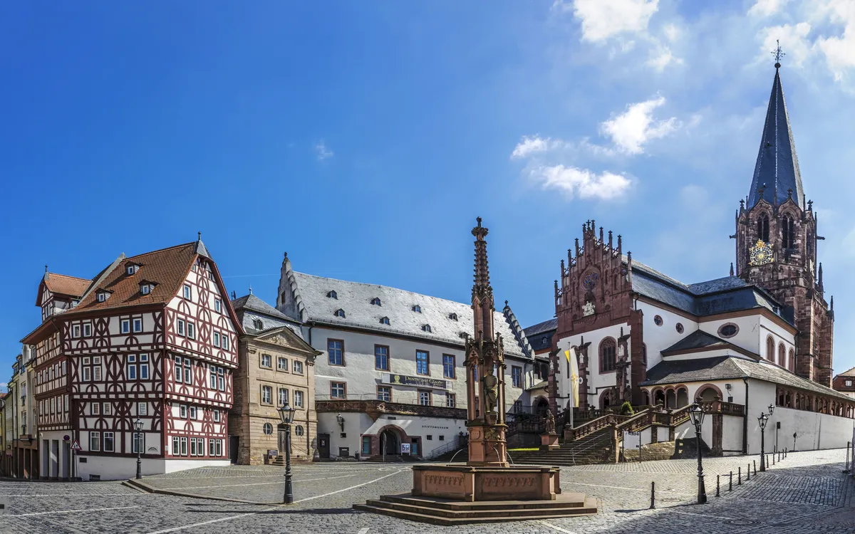 Stiftskirche St. Peter und Alexander in Aschaffenburg, Deutschland at Stiftskirchenplatz