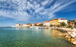 Porec Stadt und Hafen an der Adria