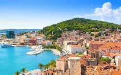 Blick auf die Stadt Split und den Hügel Marjan