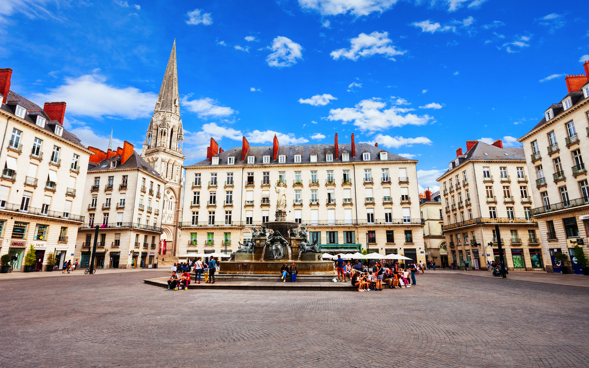 Brunnen auf dem Place Royal in Nantes