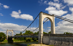 Hängebrücke über die Loire in Chalonnes-sur-Loire, Frankreich