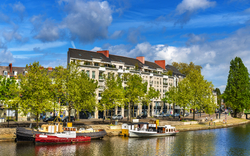 der Fluss Erdre fließt durch Nantes
