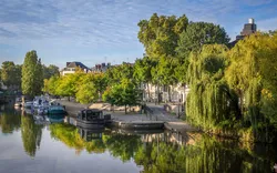 der Fluss Erdre fließt durch Nantes