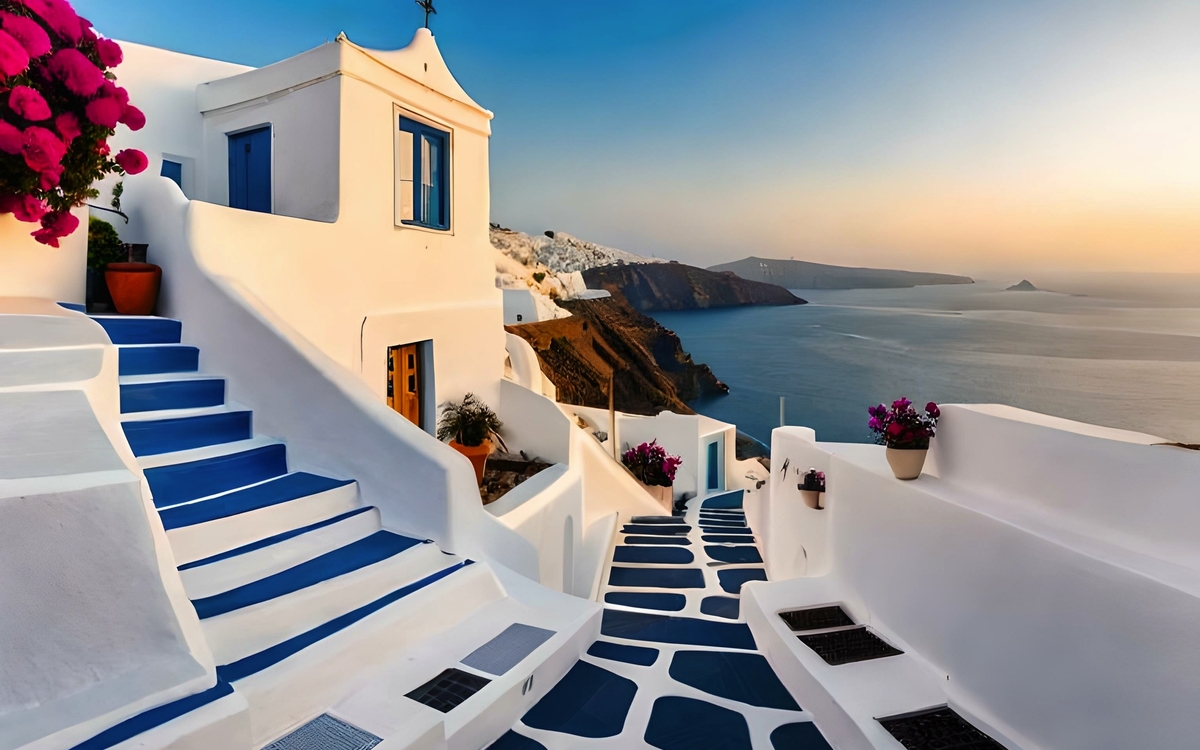 Sonnenaufgang über der Insel Santorini