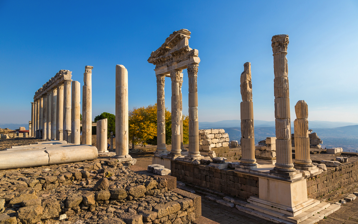 Trajaneum - ein auf der höchsten Stelle der Akropolis von Pergamon errichteter Tempel