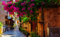 Straßenszene in Kaleici – dem historischen Stadtzentrum von Antalya, Türkei