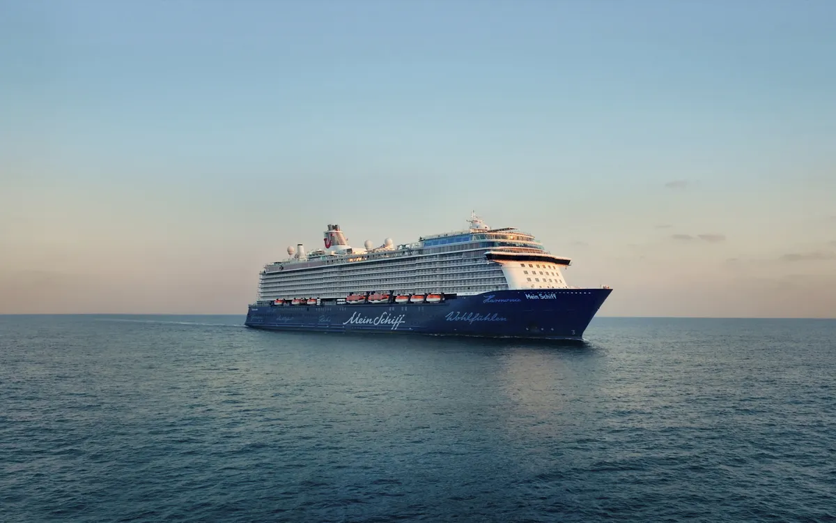 Drohnenaufnahme Mein Schiff