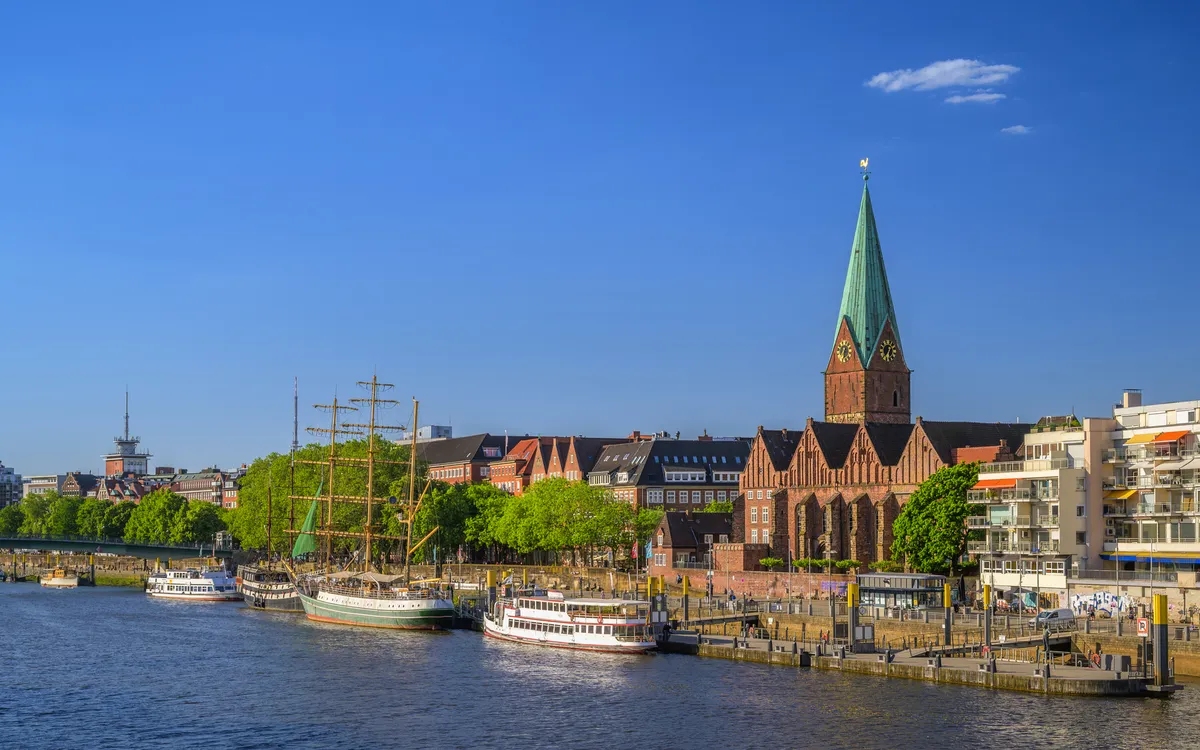 Stadtbild von Bremen an einem sonnigen Sommertag