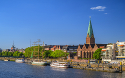 Stadtbild von Bremen an einem sonnigen Sommertag