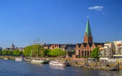 Stadtbild von Bremen an einem sonnigen Sommertag