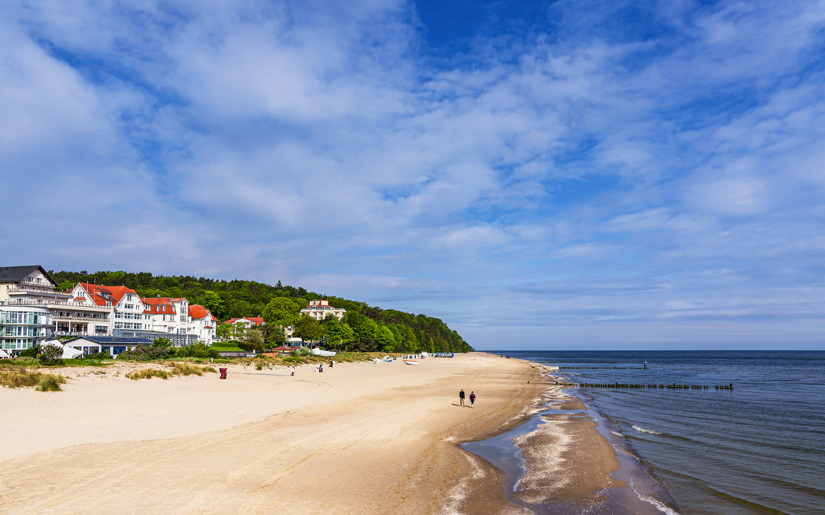 Strand an der Ostseeküste in Bansin auf der Insel Usedom
