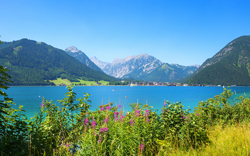 Blick von Pertisau auf den Achensee, Österreich